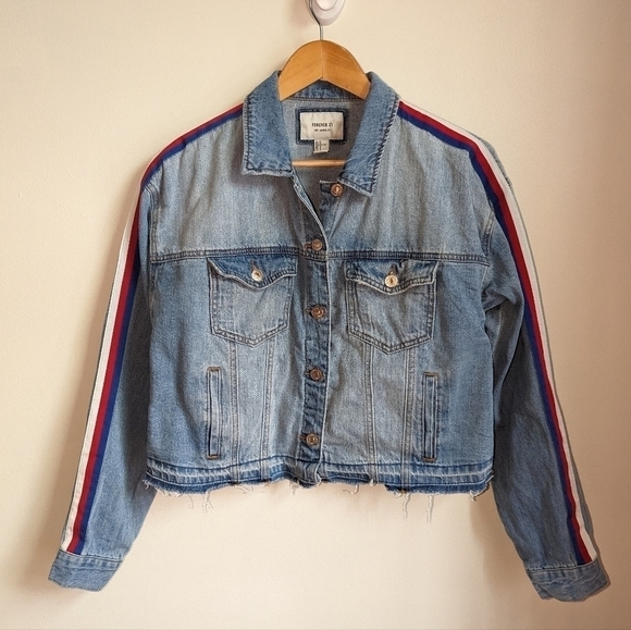 FOREVER 21 Light Wash Cropped Bohemian Raw Edges Jean Jacket Size Medium - Picture 3 of 12